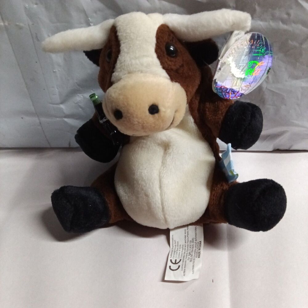 1999 Coca Cola Long Horn Cow (Argentina) Beanie Holding a Coke Bottle 6 Inch